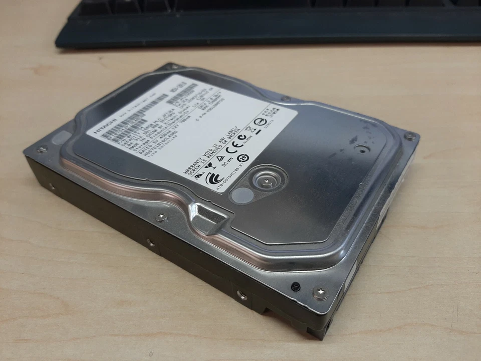 DISQUE DUR HITACHI DESKSTAR 160GB  SATA   MODEL HDS721016CLA382 - Photo 4/4