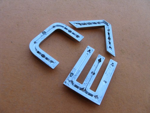 2008 2009 2010 SATURN VUE REAR TRUNK LID EMBLEM LOGO BADGE SIGN 08 09 10 A31793 - Picture 2 of 2