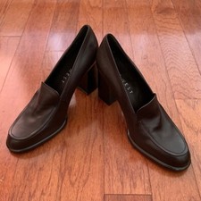 WOMENS NINE WEST BROWN LEATHER HEELED PENNY LOAFERS SIZE 9