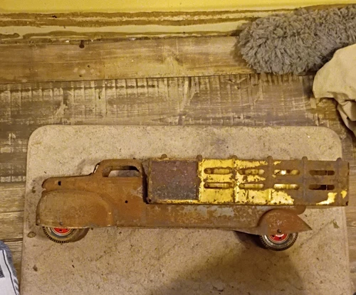 Louis Marx & Company Vintage Tin Toy Truck Yellow Rusted 8-11 Years Collectible