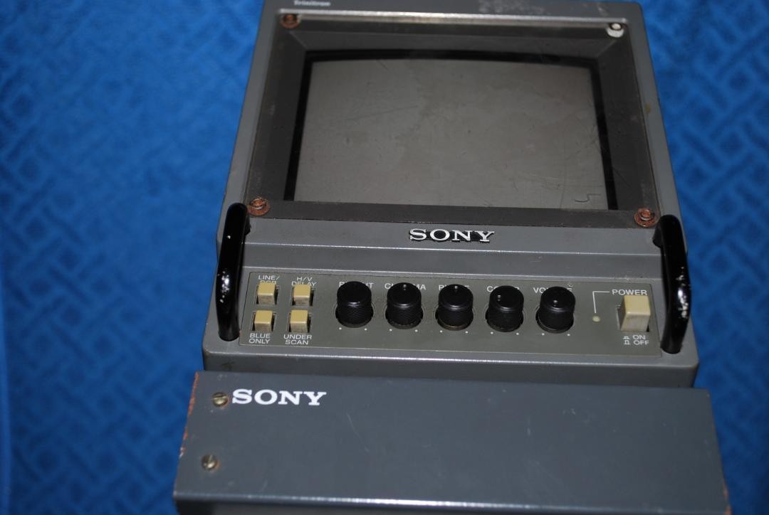 SONY PVM-6041Q 6-inch Trinitron Color Video CRT Monitor, power is