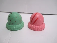 MELISSA & DOUG MAGNETIC MINT CHOCOLATE CHIP & STRAWBERRY ICE CREAM SCOOPS BIN D