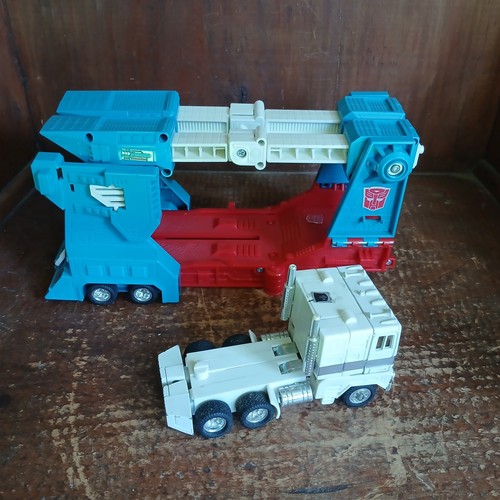 TRANSFORMERS G1 ULTRA MAGNUS INCOMPLETE REPLACEMENT PARTS ONLY 1986 VTG TAKARA - Picture 3 of 21