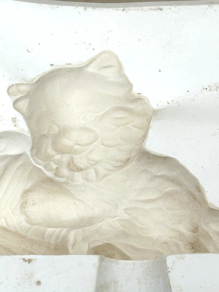 Alberta's 2.25"H Pequeño Cabello Largo Gatito con Hilo Deslizante Fundición Molde Cerámica 179 Foto 4 de 4