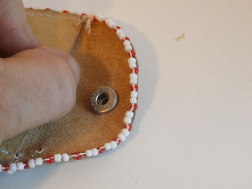 1950's Vintage Native American Glass Seed Bead Coin Purse with Snap Closure - Picture 8 of 11