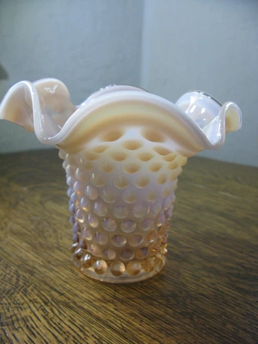 Vintage Fenton? Peach Opalescent Fluted Hobnail Ruffled Edge Vase 4"