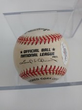 Vladimir Guerrero Rookie Cards and Autographed Memorabilia Guide 49