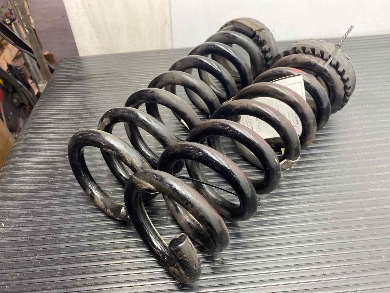 2014 - 2020 MASERATI GHIBLI OEM LEFT & RIGHT REAR COIL SPRING SET (2) *57K*