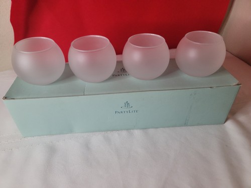 4 PartyLite Century Kugeln mattiert Teelichthalter P7228G 2 1/2" hoch