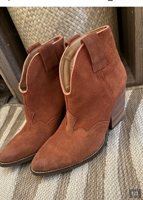 Dingo Women s Brown Suede Ankle Bootie Pointed Toe Pull-On Pull Tab 9M