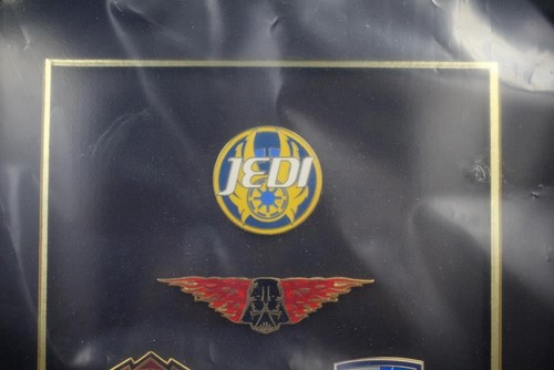 REVENGE OF THE SITH EPISODE III PIN STAR WARS DARTH VADER SET FRAME RARE - Picture 2 of 6