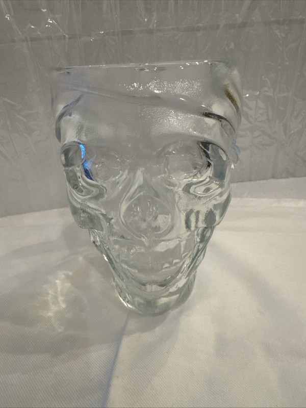 90’s Treasure Island Casino Las Vegas Souvenir Glass Skeleton Pirate Head Mug
