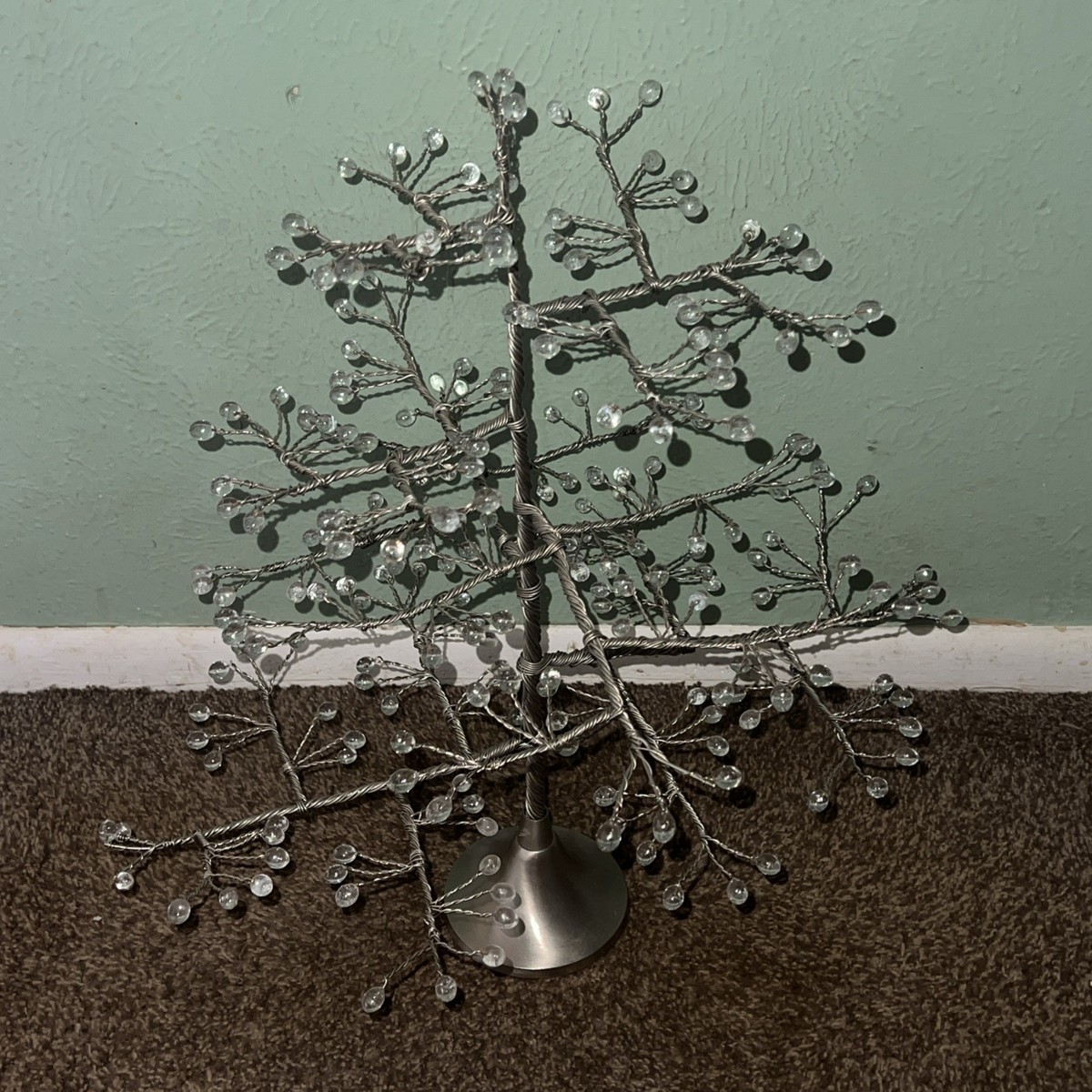 crate&barrel ライトも付きます　シルバー クリスマスツリー Crate Barrel Pewter & Crystal Table Top Christmas Berry Tree