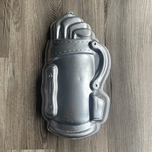 Wilton 1987 Set of Golf Club and Bag Cake Pan 15 x 8 x 2 Vintage