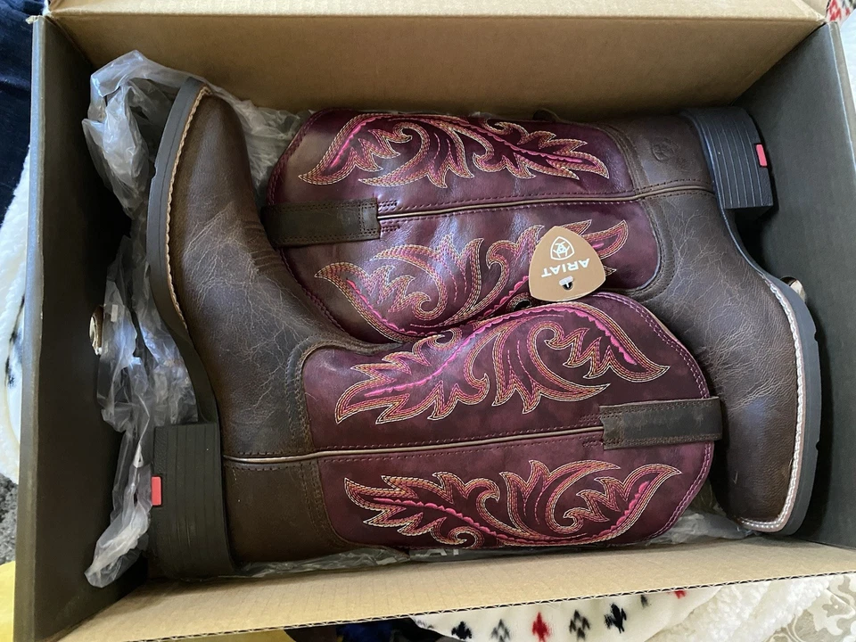 Ботинки Ariat округлые 7,5 мокко/малина с широким квадратным носком и задней молнией - Изображение 3 из 4