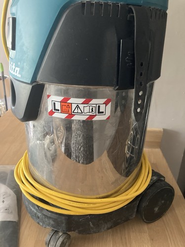 Makita Wet And Dry Hoover VC3011L 110 Vaults Working - Picture 4 of 17