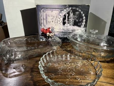 The Savannah Collection 4 Piece Ovenware Set - 3 Casserole Dishes And One Lid