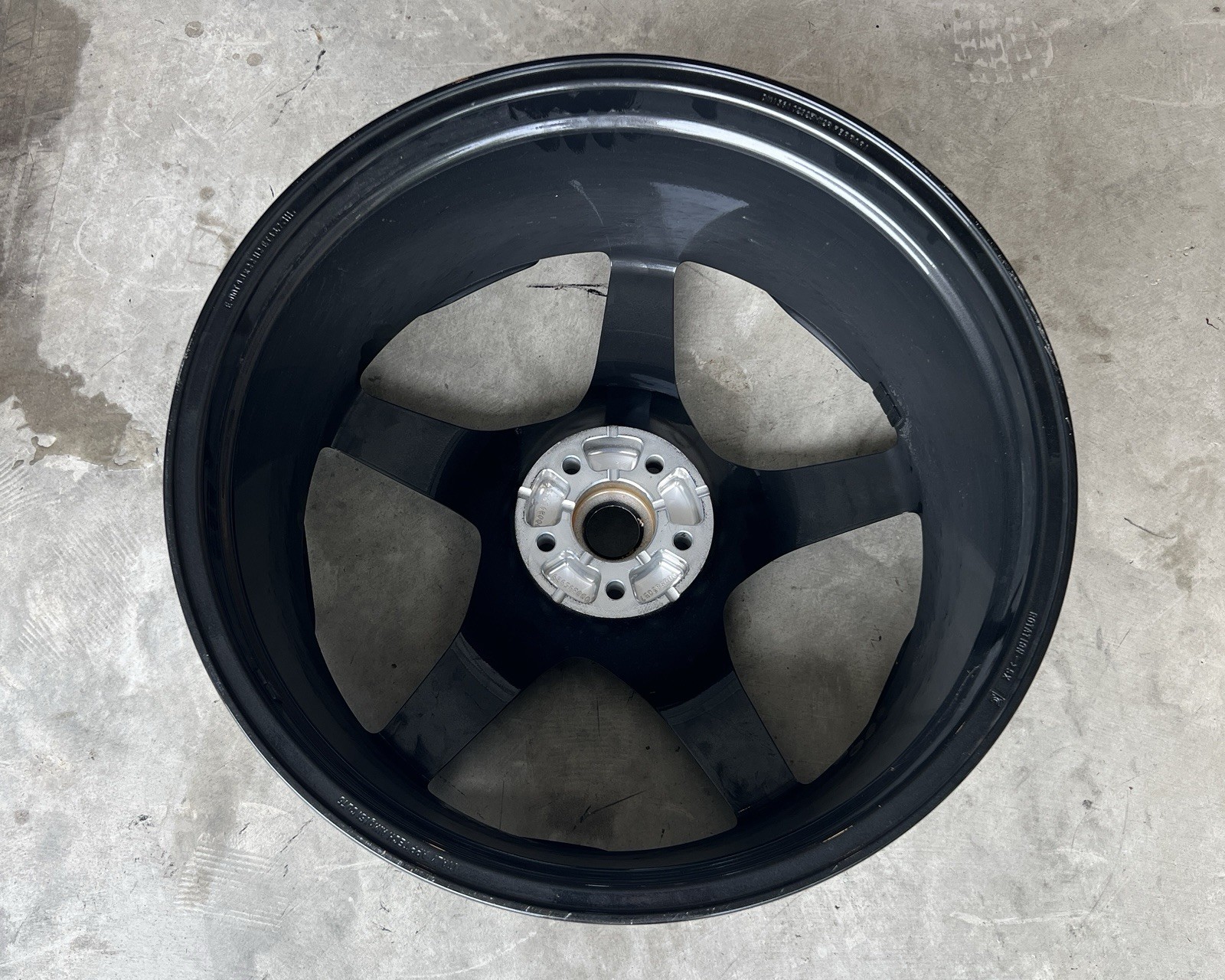 Ferrari Purosangue Front Wheel P/N 983057