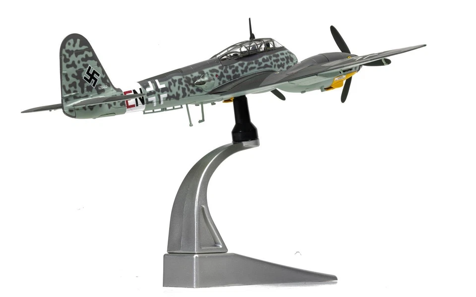 Corgi 1/72 Messerschmitt Me 410 Hornet Heavy Fighter AA29701 Finished Model - Image 4 of 4