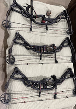 3 Hoyt Carbon Element Compound Bow Black Carbon Fiber with Accessories