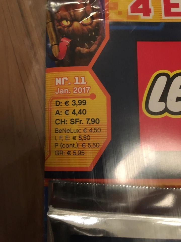 LEGO® Nexo Knights Zeitschr. Nr. 11-Jan.2017 Lim. Pilot Bot& Trading Card LE14 - Bild 3 von 4