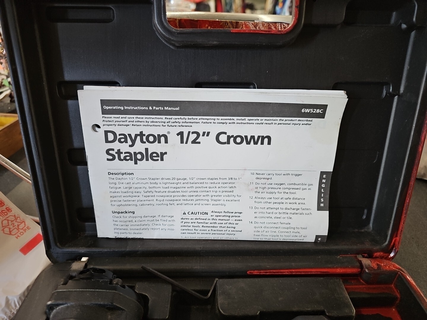 Dayton Pneumatic 1/2" Crown Stapler 6W528C with Case