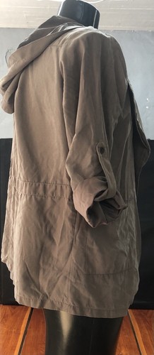 Chaqueta Poetry para mujer talla grande topo/marrón/bronceado manga corta con capucha - Imagen 2 de 10