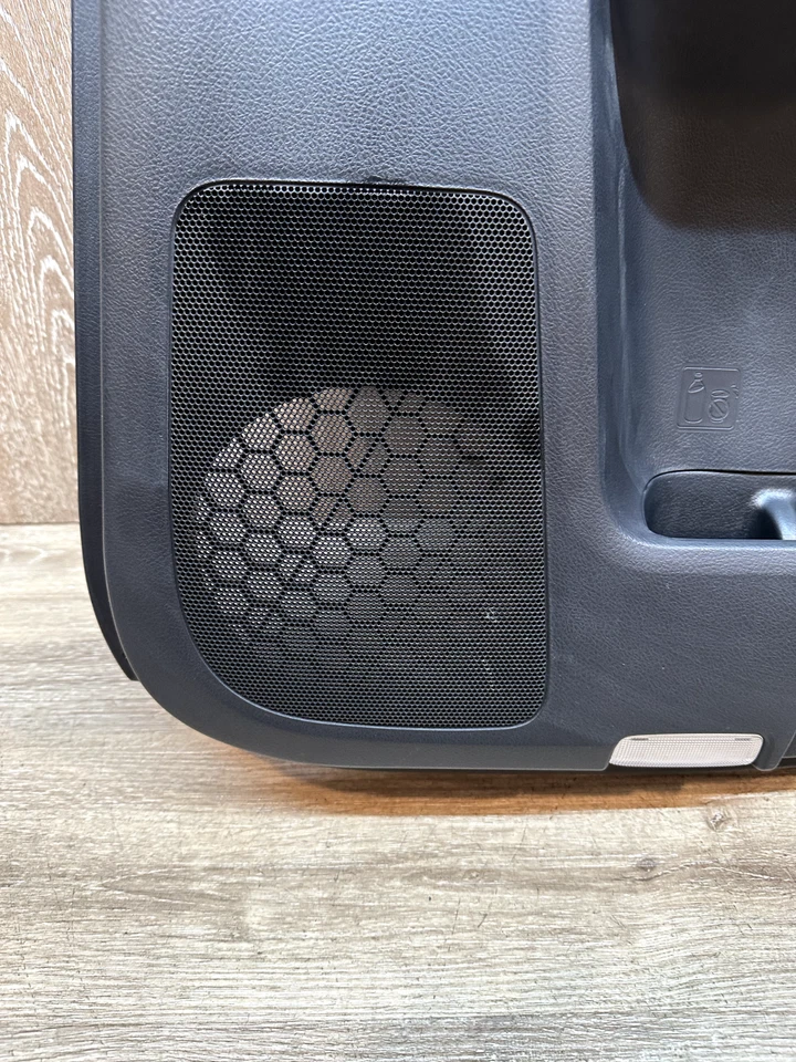 2014 - 2020 TOYOTA 4RUNNER CUBIERTA DE PANEL DE MOLDURA DE PUERTA TRASERA DERECHA LADO DEL CONDUCTOR OEM Foto 4 de 4