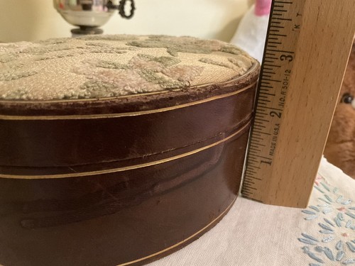 Vintage Leather Keepsake Oval Box With Embroidered Top By London Harness Company - Picture 14 of 14