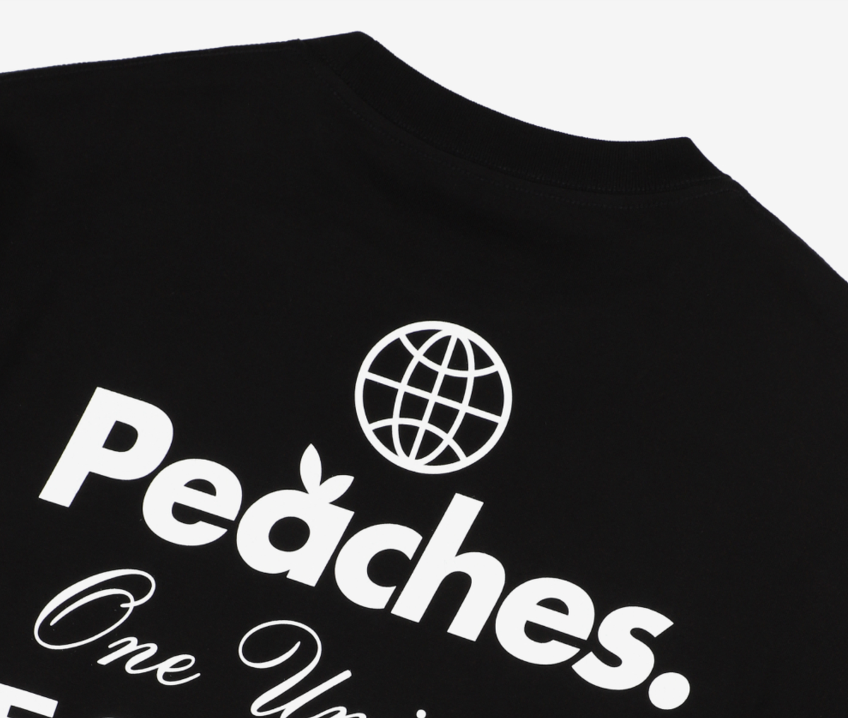 LE SSERAFIM x Peaches. Staple S/S T-Shirt Black - Shipping LE SSERAFIM x Peaches. Staple S/S T-Shirt Black - Shipping