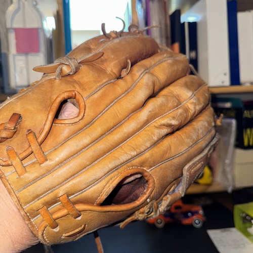 Vintage Wilson Baseball Glove Chris Speier A2111 Pro Model - Picture 9 of 11