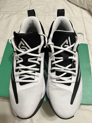 Size 11 Men's Nike Giannis Immortality 3 Basketball Shoes DZ7533-100 Oreo