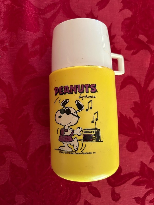 PEANUTS THERMOS 7 INCHES TALL, PLASTIC 1971 "JOE COOL"