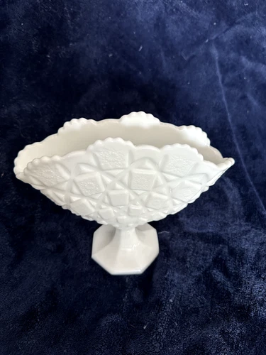 Westmoreland Old Quilt Pattern Milk Glass Fan Vase - Vintage