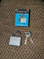 Master Lock 22 Steel Padlock with 2 Keys And Box Works Vintage 
