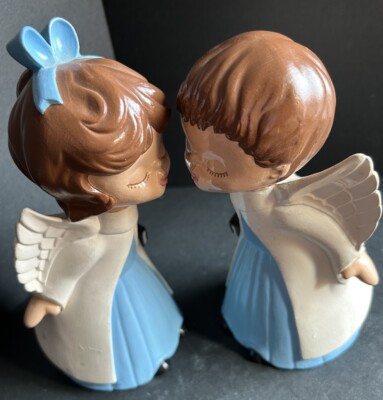 Vintage Christmas Hand Painted Ceramic Kissing Choir Angels Boy Girl In Blue
