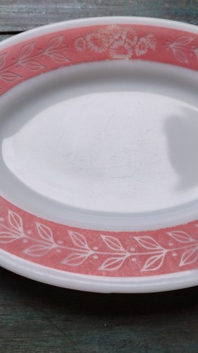 Vintage Pyrex Tableware by Corning Red Laurel Leaf Oval Plate - Picture 7 of 12