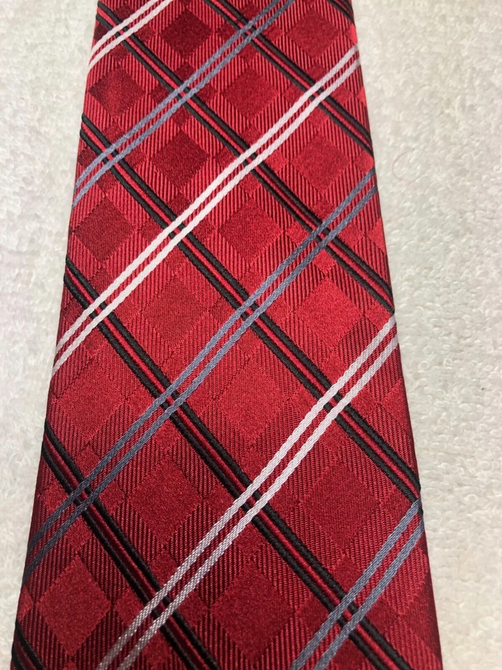 GEOFFREY BEENE MENS TIE RED WITH BLACK GRAY WHITE 3.75 X 60 - Image 3 of 4