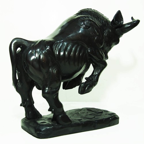 9-inch bull statue for worship, made of blackened brass,Wat Kating 2015 泰国弓牛 - Picture 2 of 12