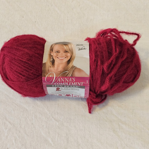Lion Brand Vanna’s Complement Garn # 180 Cranberry 3 Unzen Medium 4 Acryl Discont