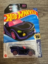 Hot Wheels 2025 Black Monster High Ghoul Mobile 3/250 HW Screen Time 1/10