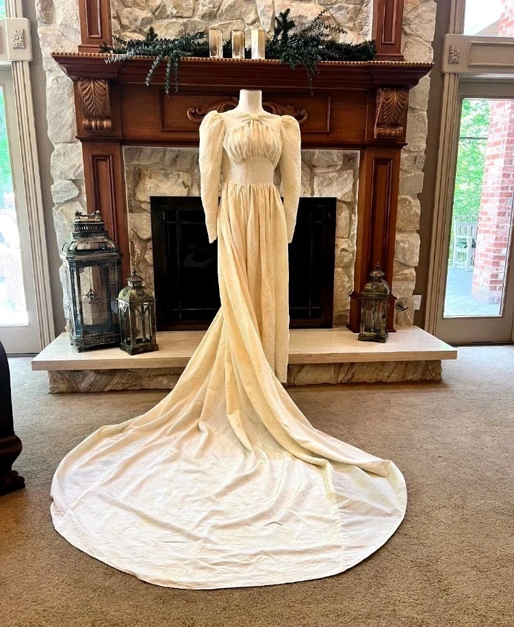 40s wedding dress Bridal Shower Vintage 1940s / 1950s Little White Dresses Dresses 3/4 Sleeves V Neck Bridal Gown QW2368 US16 / Ivory Discover 100 1940 wedding gown
