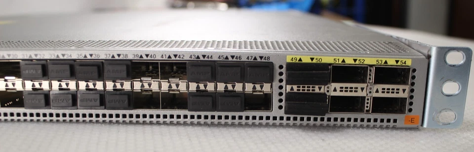 思科 Nexus N9K-C9372PX-E 48 端口 10Gb SFP 6xQSFP 40Gb L3 网络交换机 无风扇 — 第 4/4 张图片