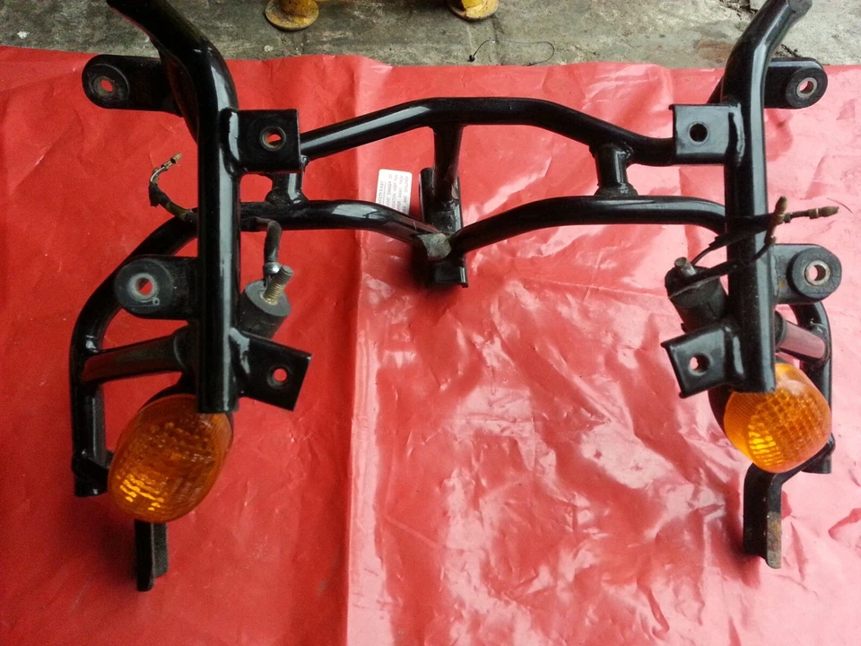 HYOSUNG GT650R 2007 CABEZA DELANTERA NARIZ SUBMARCO Foto 2 de 4