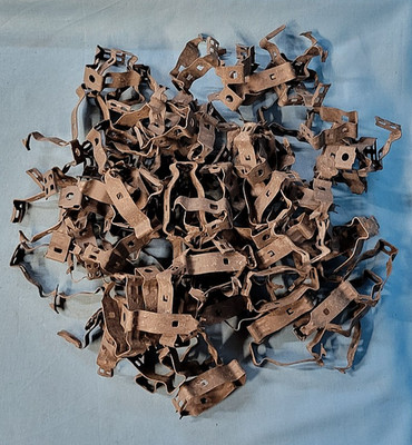 COOPER B-LINE CONDUIT FASTENERS M/N: BG-16  1TRADE SIZE 1''  (LOT OF 100)