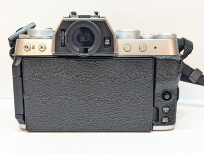Fujifilm X-T200 Camera in Silver + XC 15-45mm Lens Kit - Fuji