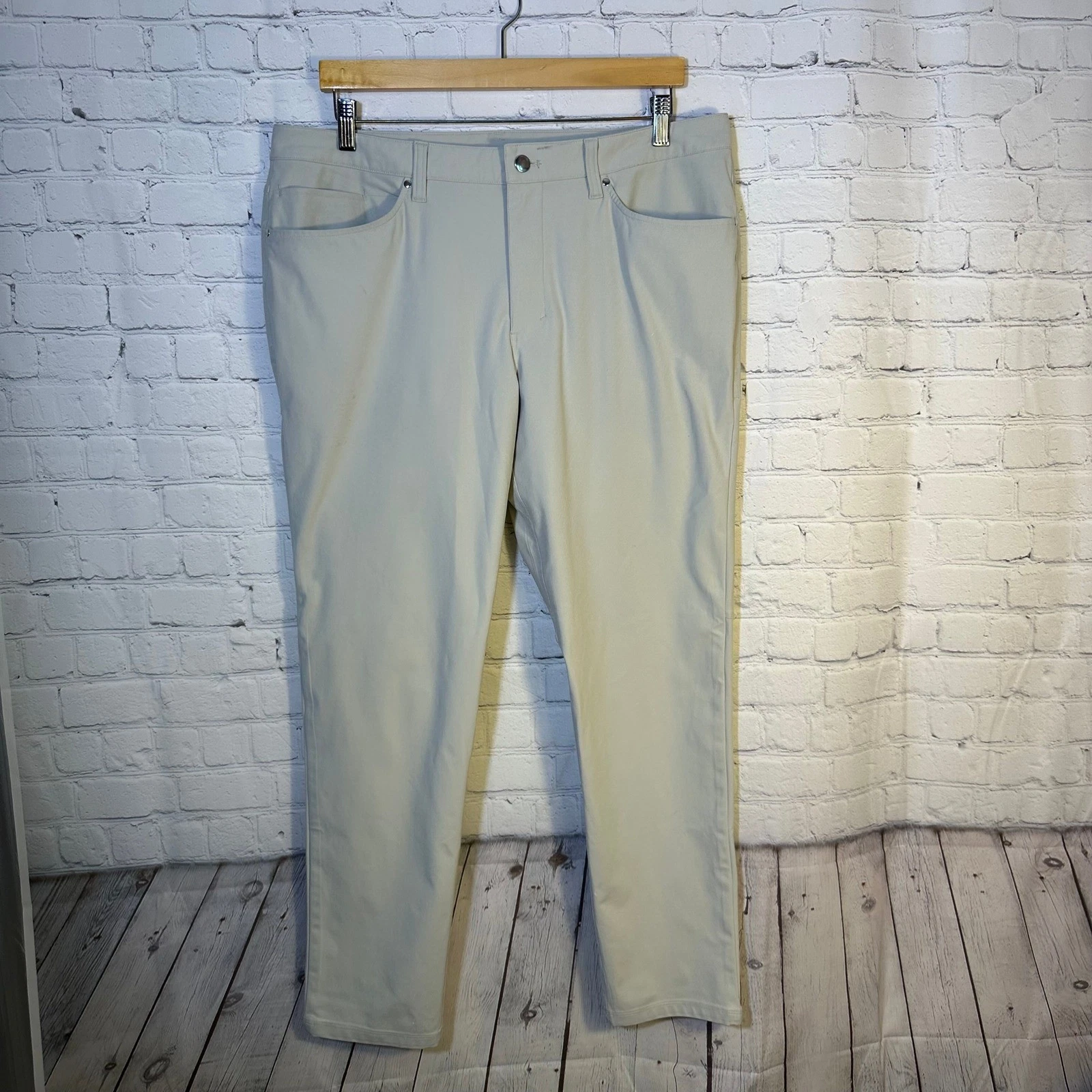 Lululemon ABC Pants Mens 36 Light Tan Stone 5-Pocket Technical Trousers