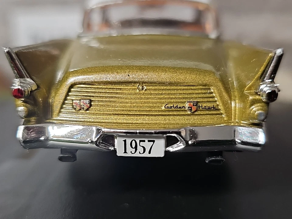 Signature Models 1957 Studebaker Golden Hawk 1:32 Scale Diecast Car - Image 4 of 4
