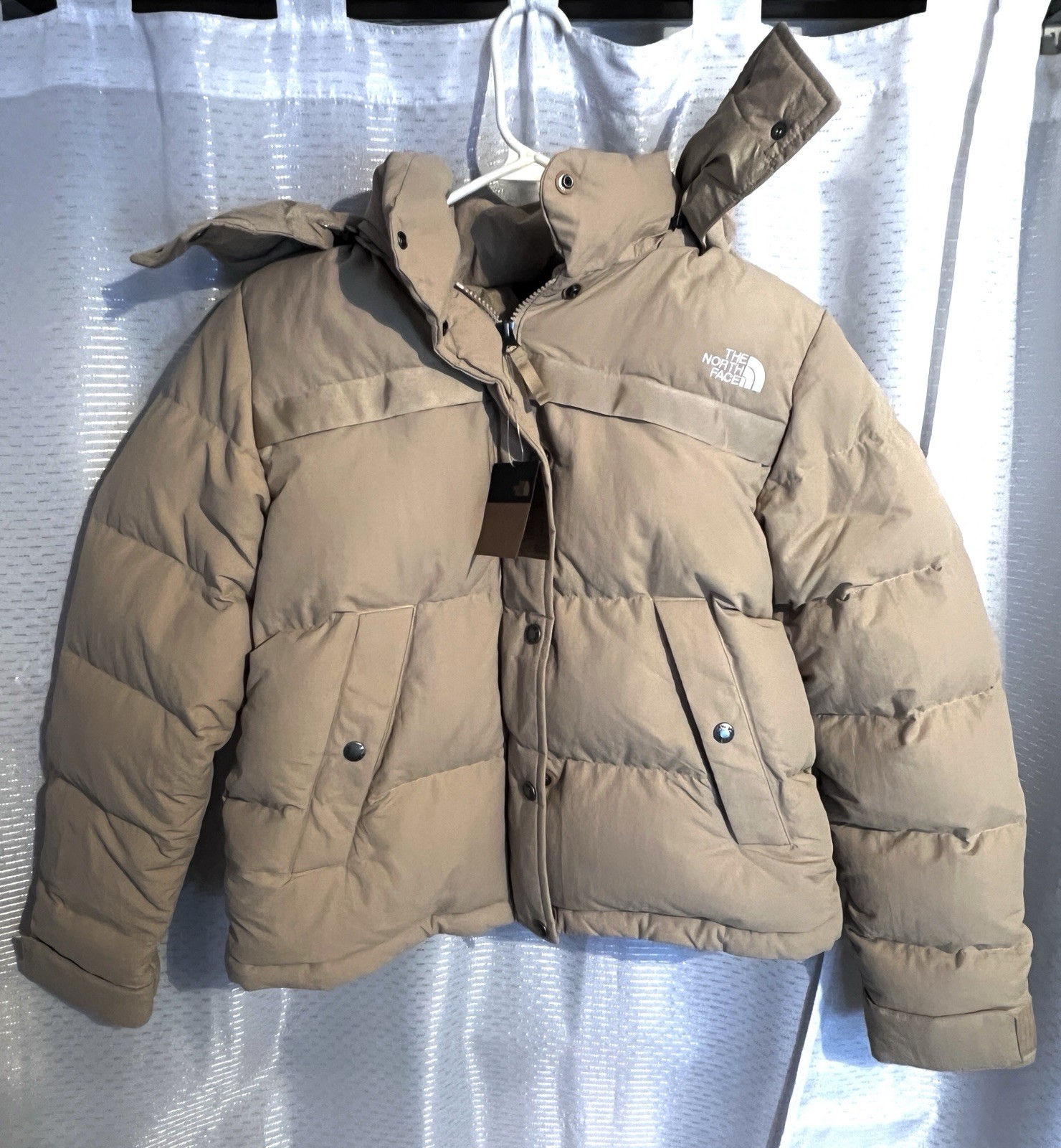 The North Face Women's Tan Puffer Jacket Size Medium. New with Tags Never Worn