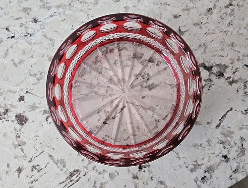 Plato de caramelo Godinger rojo arándano corte a claro de colección King Louis Crystal Legends - Imagen 2 de 4